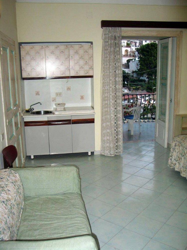 Acomodação com café da manhã  Venus 3*